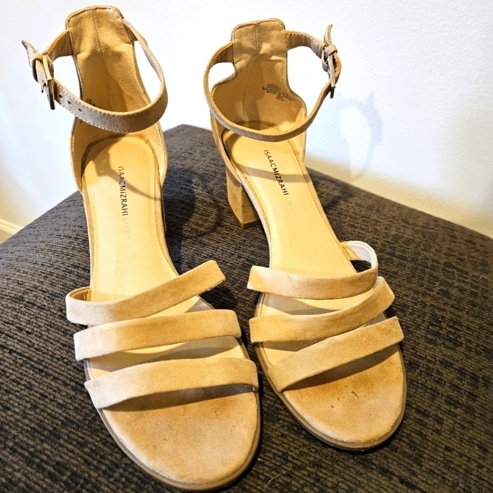 ISAAC MIZRAHI LIVE WOMENS SAND SUEDE TRIPLE STRAP BLOCK SANDALS SIZE 10M